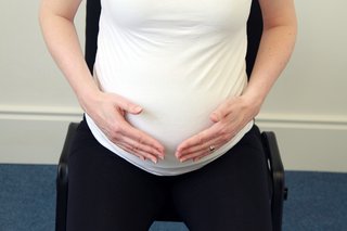 Demonstration of the lower tummy exercise.